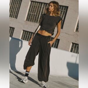 🆓 People Movement Hot Shot Crossover SET 

(Selling both items)